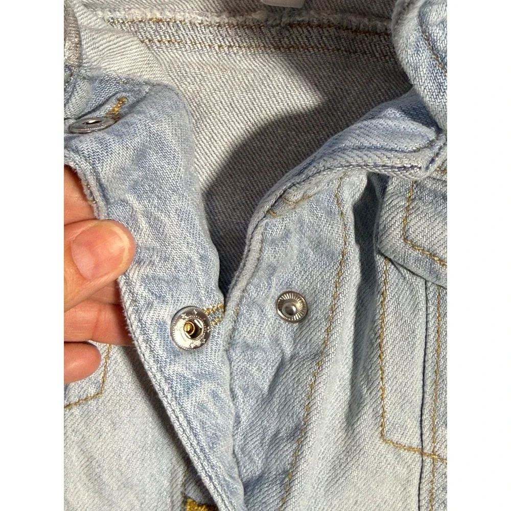 Cat & Jack Kids Light Wash Denim Jacket with Grey Hood Frayed Hem Size S 6/7